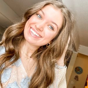 Meet your Posher, Ellie